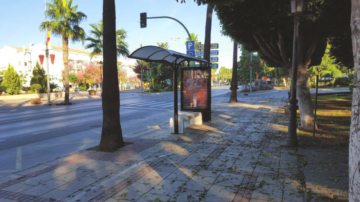 El Ayuntamiento instalará grandes marquesinas para autobuses y taxis en