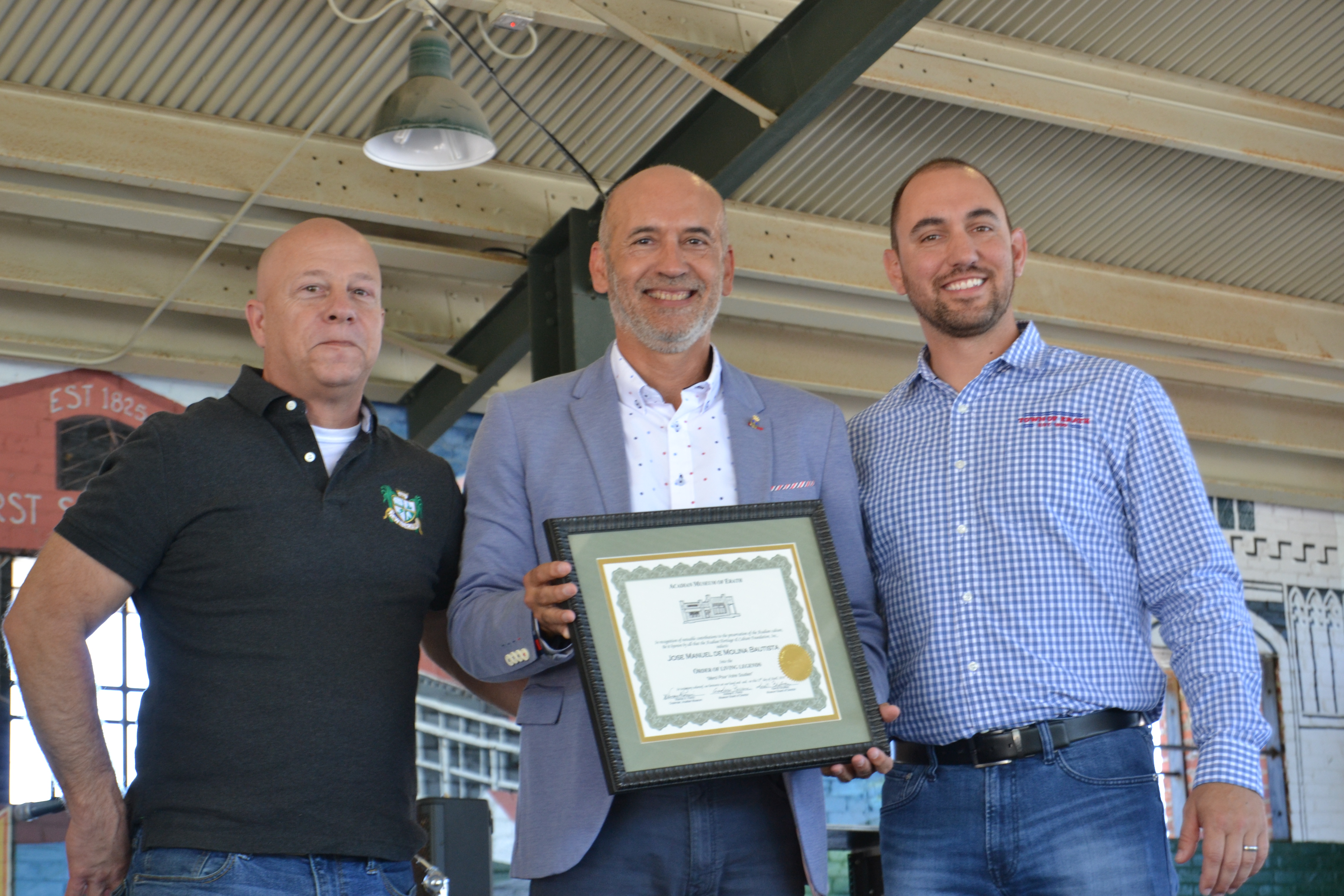 Entrega del reconocimiento a José Manuel de Molina