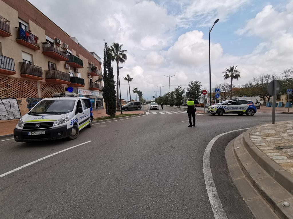 Agentes de la Policía Local, en un control en la avenida Adolfo Suárez