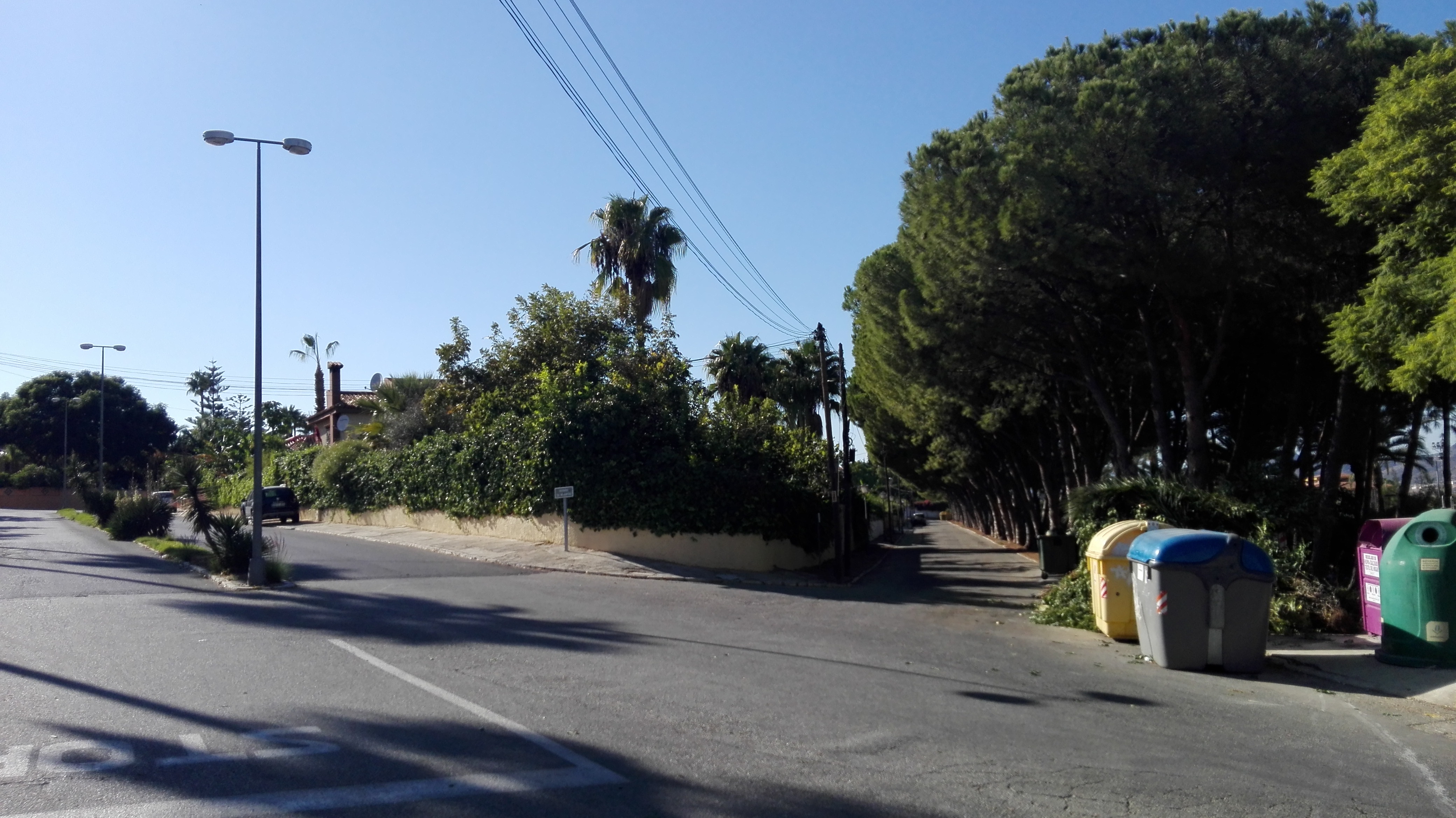 Entrada Este a la Urbanización Los Manantiales