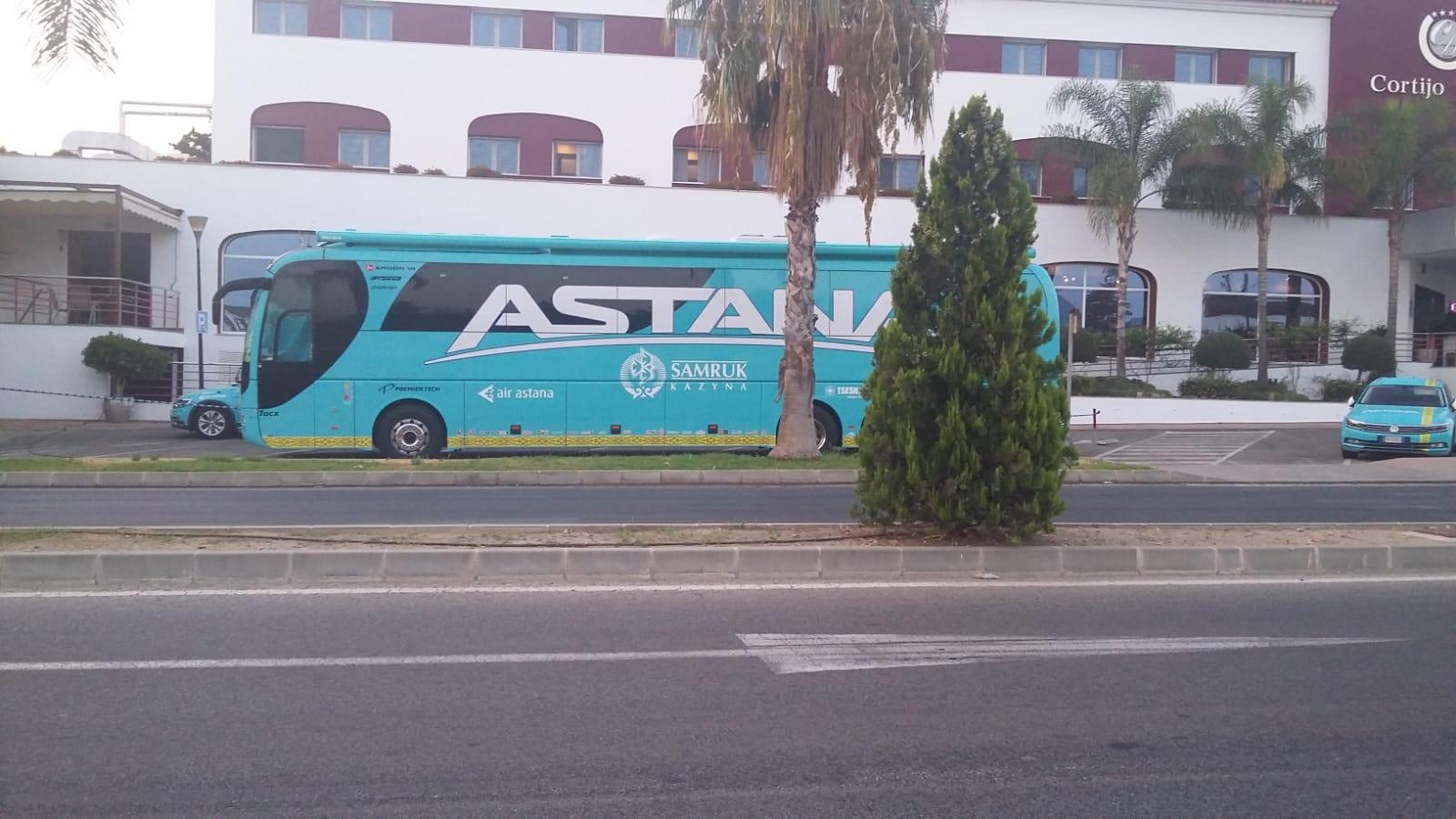 autobus Astana en Hotel Cortijo Chico