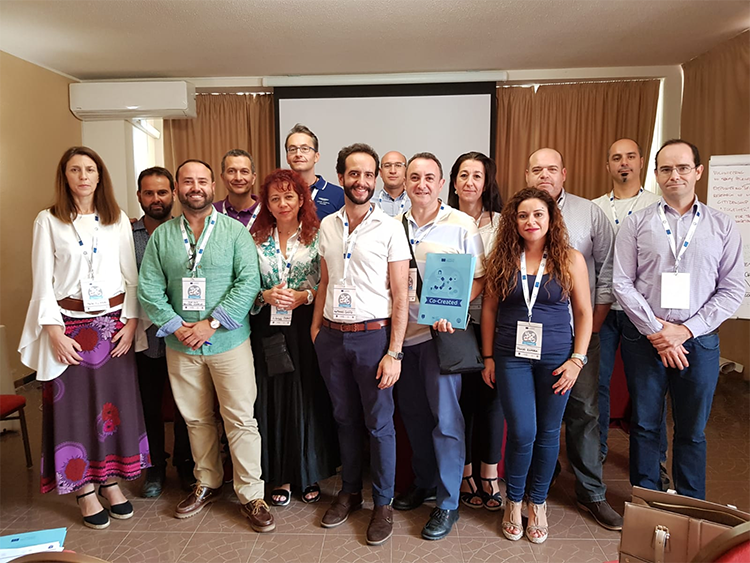 Imagen de grupo de los funcionarios participantes en las jornadas en Palermo