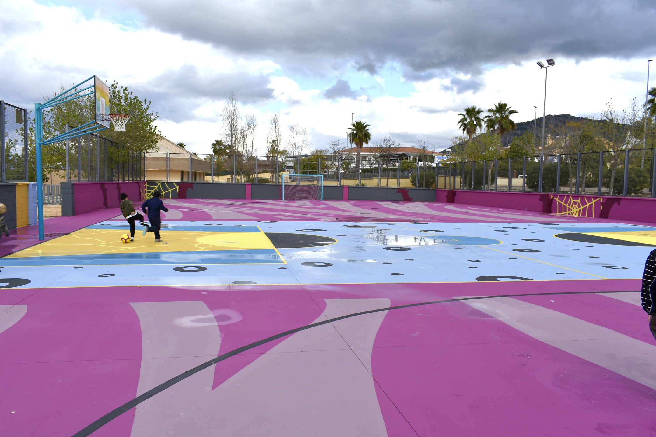 El Ayuntamiento reabre al público la pista deportiva de Viñagrande tras su  nueva pintura y diseño - Ayuntamiento de Alhaurín de la Torre