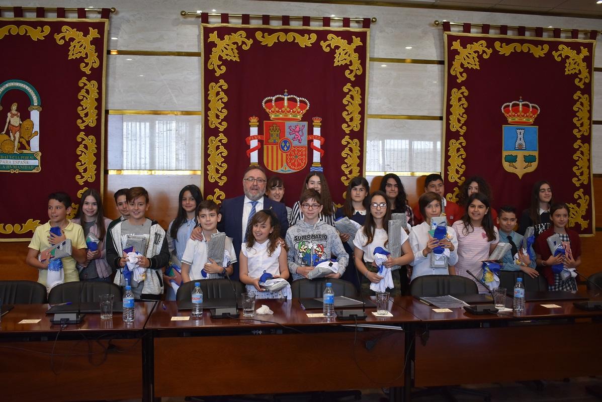 La comunidad escolar alhaurina respalda el Pleno Infantil