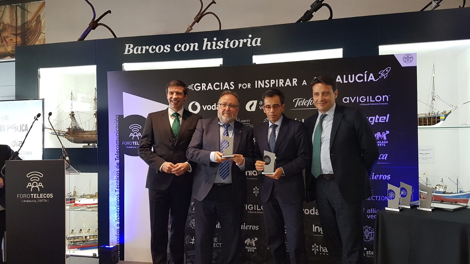 Momento de la entrega del Premio Ingenio 2018 a la FAMP