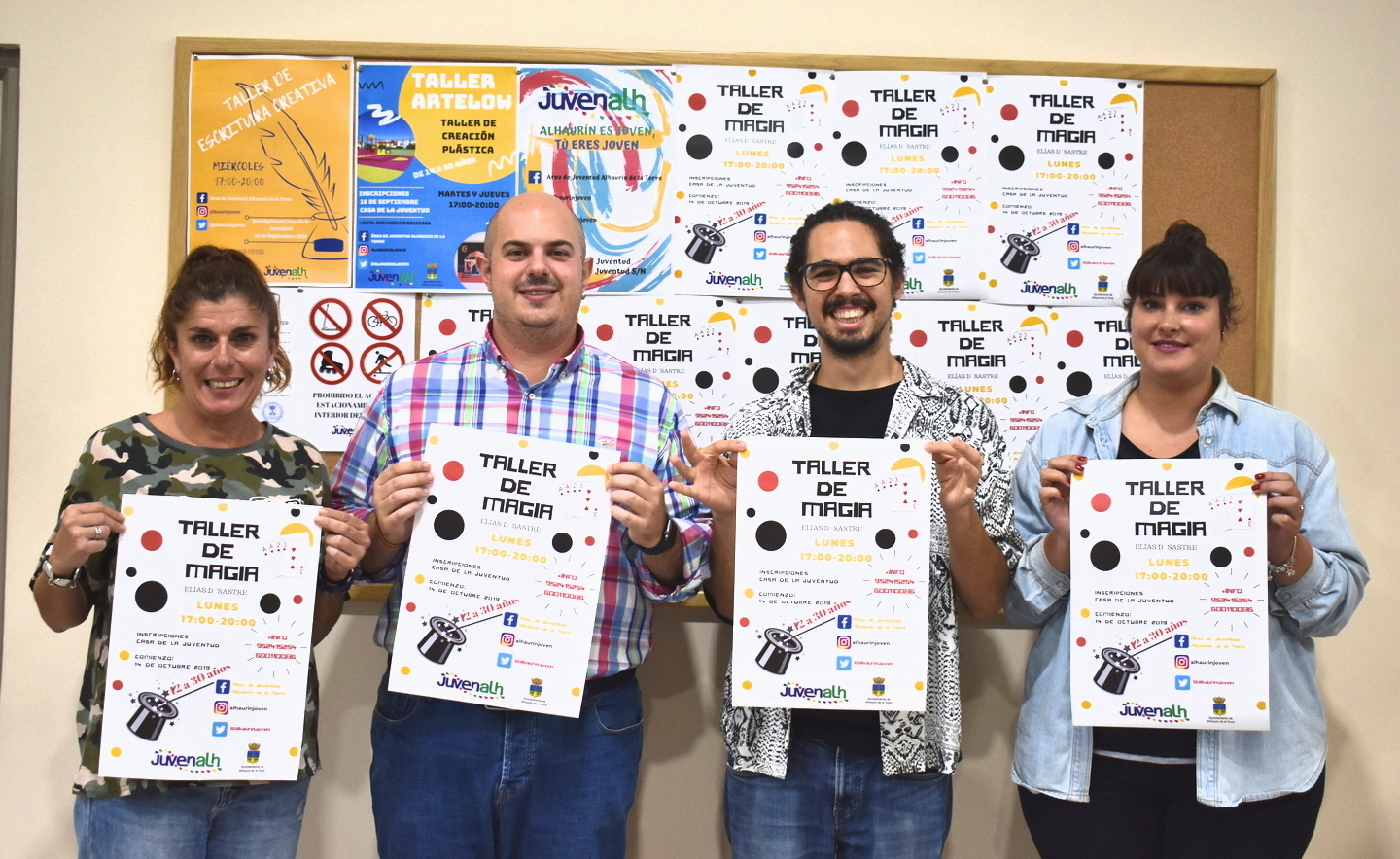 presentación del taller de magia del Área de Juventud de Alhaurín de la Torre